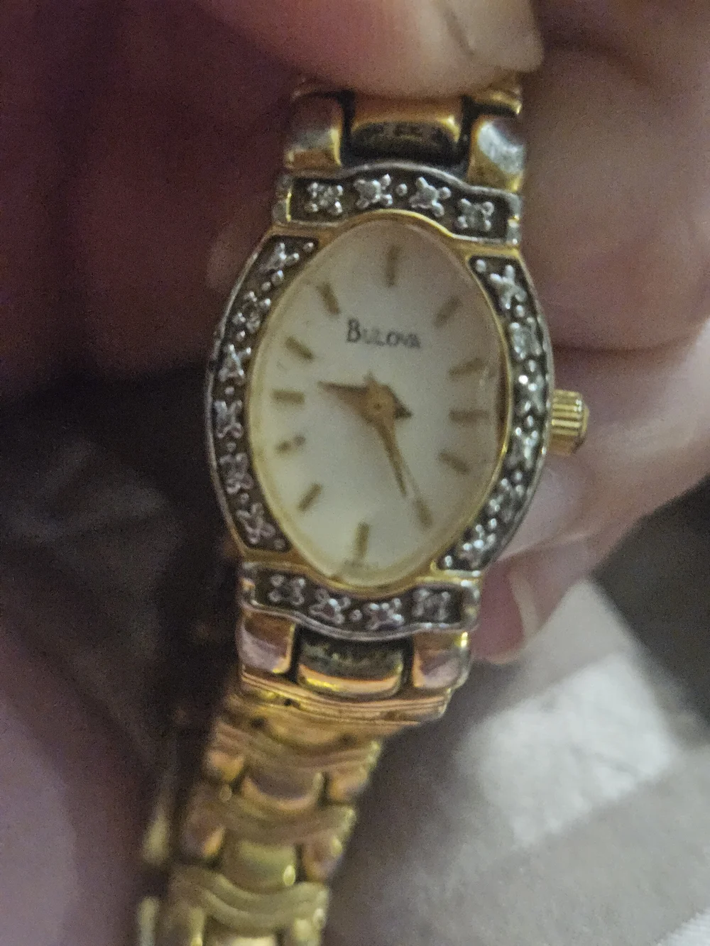 Bulova Vintage Gold Tone Quartz Bracelet Watch Silver X Accent Bezel Pearl Dial